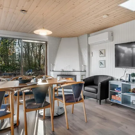 Lovely With Wilderness Bath And A View Of The Fjord Feriehus Roslev
