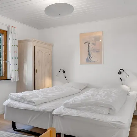 Lovely With Wilderness Bath And A View Of The Fjord * Roslev