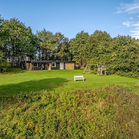 Lovely With Wilderness Bath And A View Of The Fjord Feriehus *